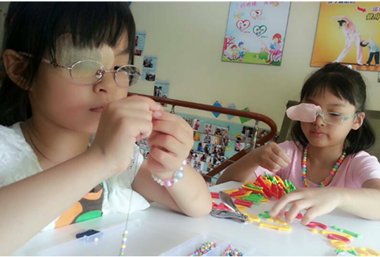 小孩弱视的微细症状及治疗